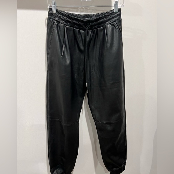 Bohme Sahara Vegan Faux Leather Women’s Black Jogger Pants Size Medium - Picture 3 of 15